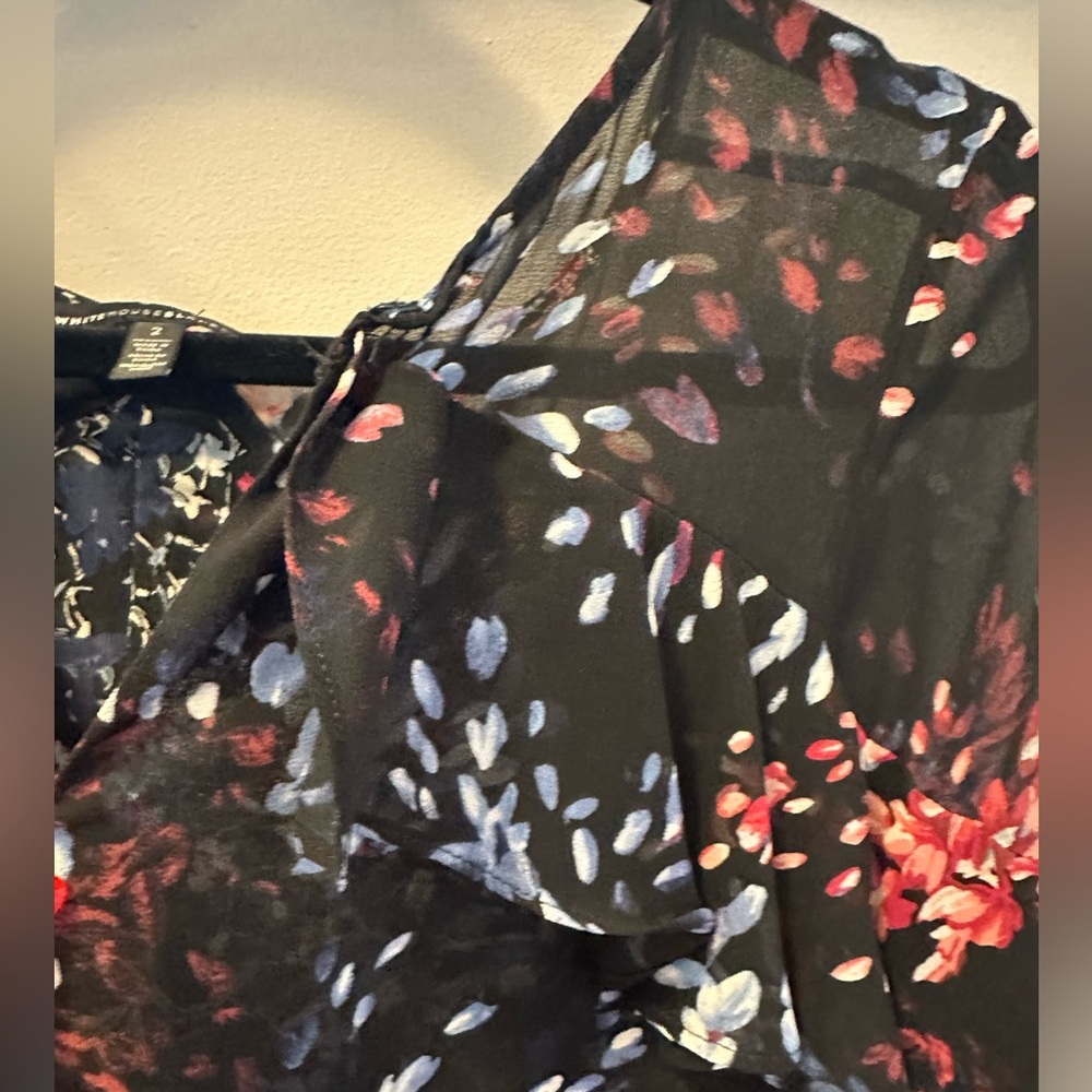 White House Black Market Black/Red Floral Blouse size 2 - Picture 5 of 8